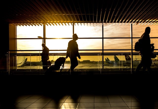 Airport Vertrekhal Tijdens Zonsondergang