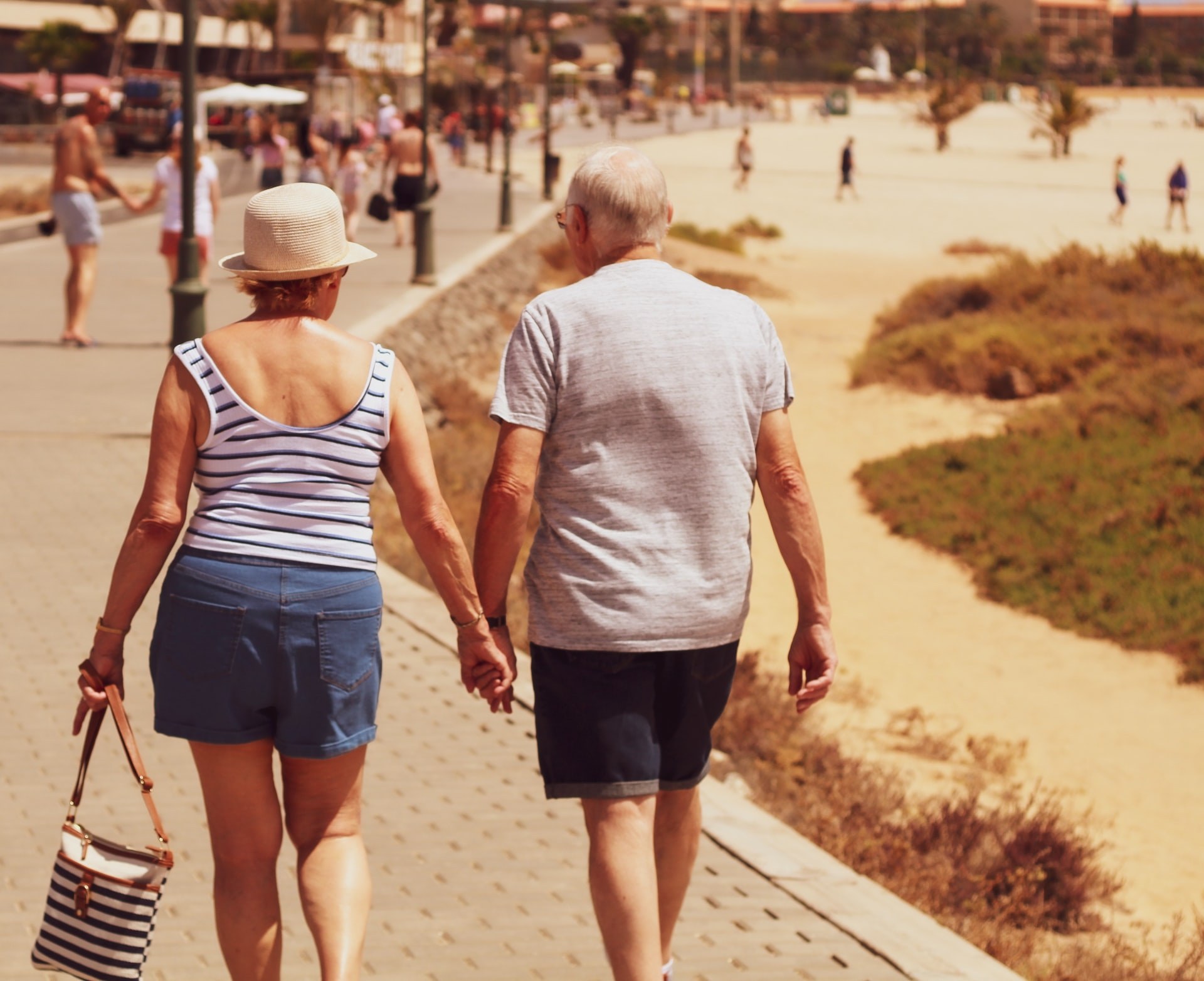 Twee Ouderen Op Zomervakantie